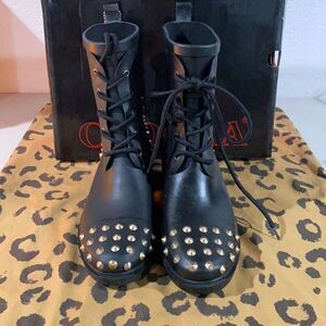 Chooka Black stomper studded size 7